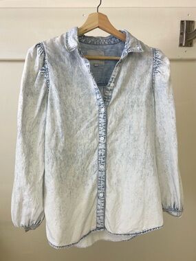 Rails  Angelica Light Wash Denim Button-Up Blouse